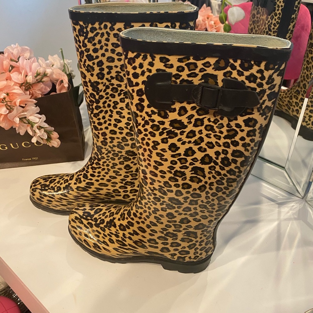 Rasolli Leopard Print Rain Boots